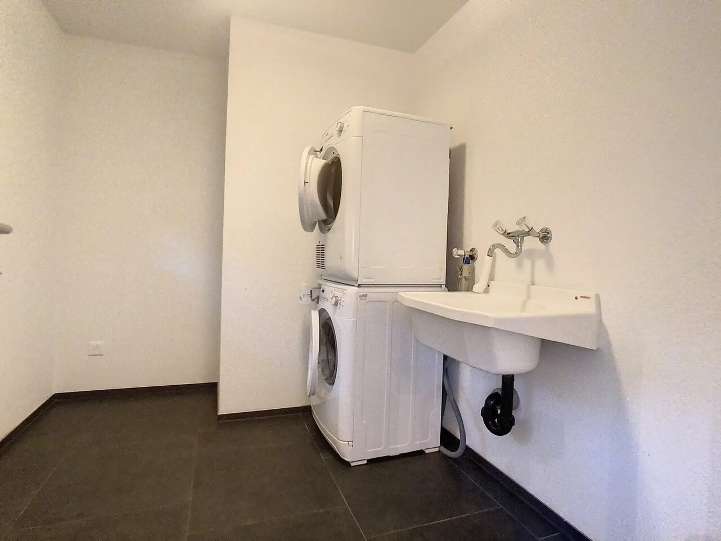 Stunning Attic Apartment in Neyruz - Photo 8 of 11