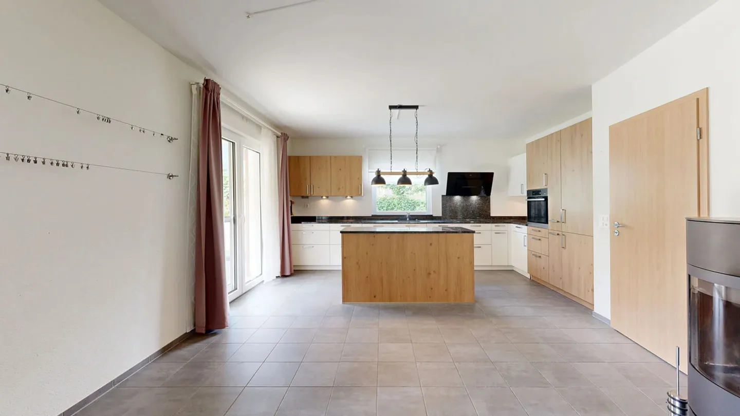 Beautiful 4.5-room single-family house with 2.5-room apartment - Photo 2 of 25