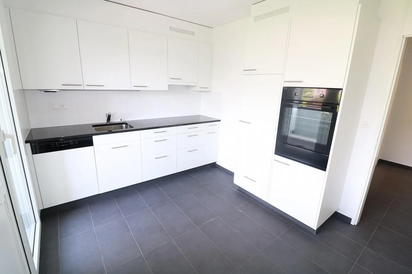 Renoviertes Apartment mit Aussicht - Foto 2 von 4