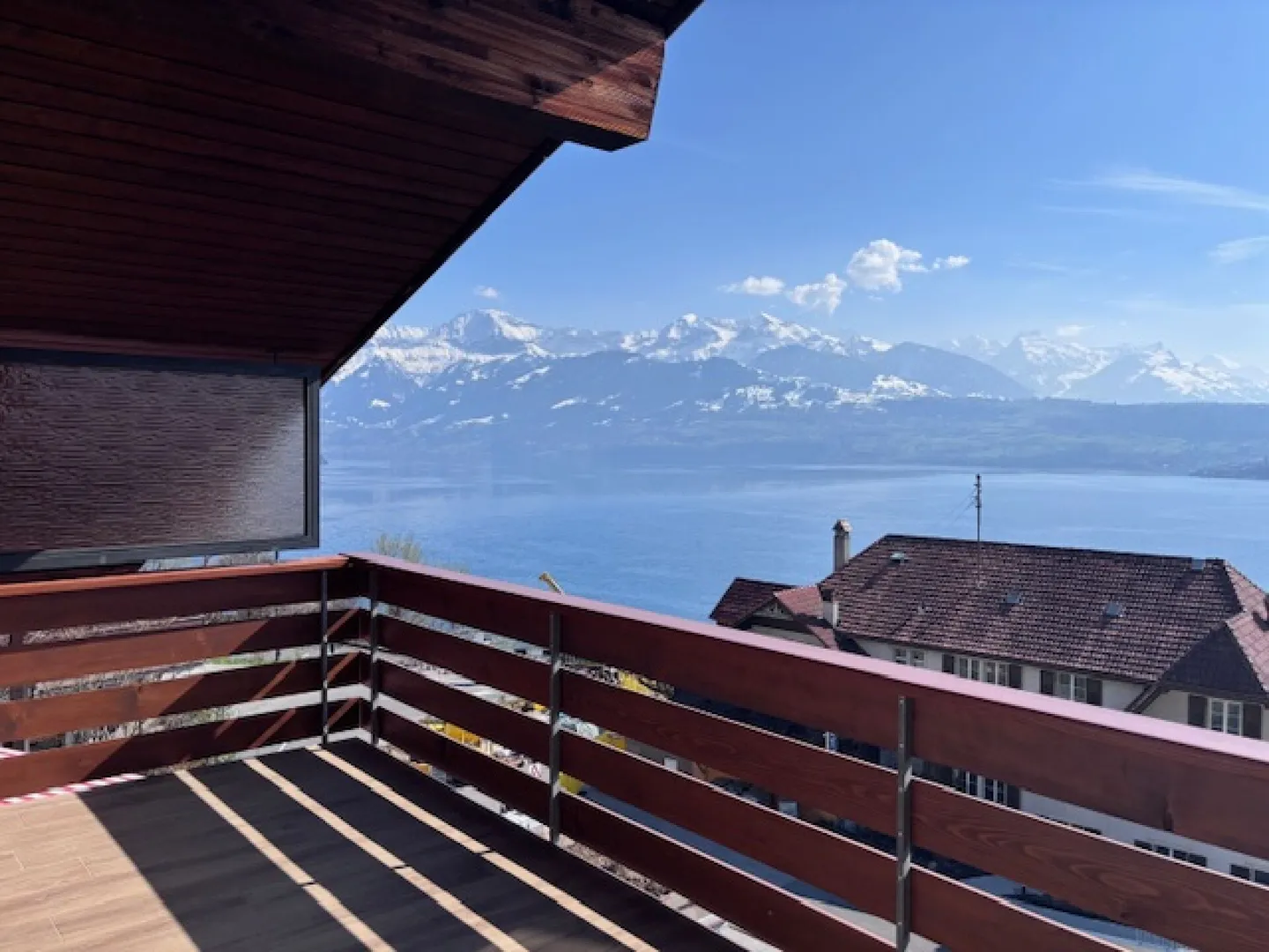 Penthouse Charmant avec Vue sur le Lac - Photo 1 sur 13