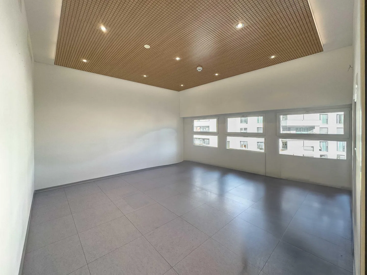 Große 7.5 Zimmer in Agno - Foto 1 von 7