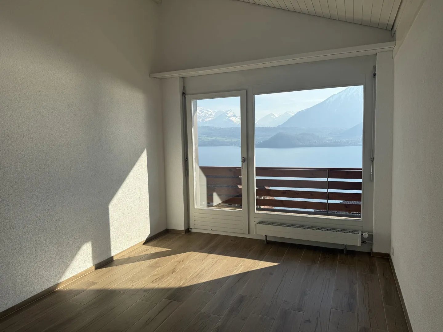 Penthouse Charmant avec Vue sur le Lac - Photo 10 sur 13