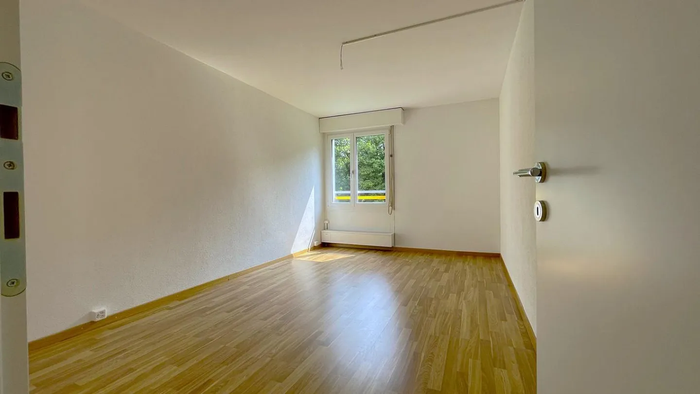 Helle neu sanierte 4-Zimmer-Wohnung mit Aussicht im 8. Stock - Foto 7 di 12