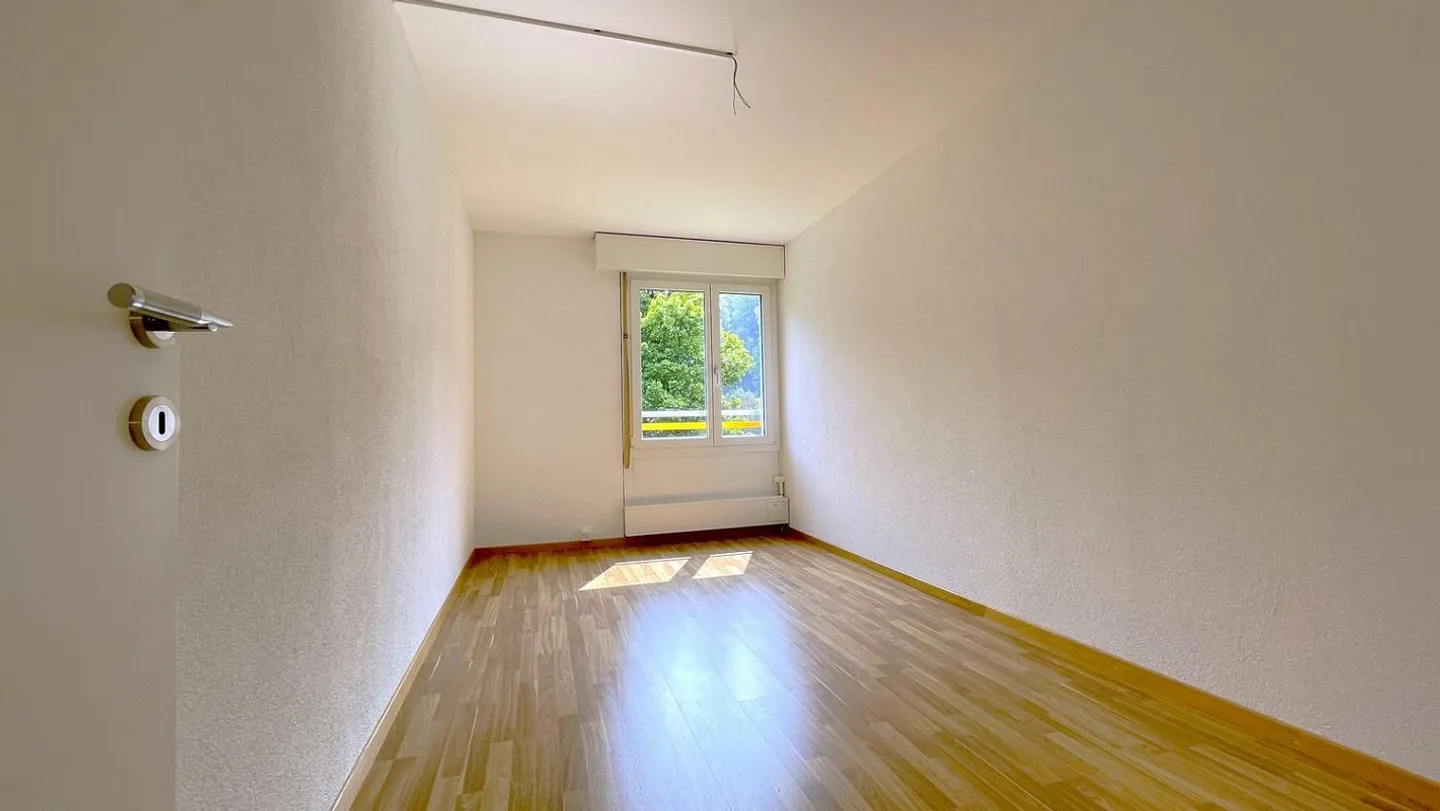Helle neu sanierte 4-Zimmer-Wohnung mit Aussicht im 8. Stock - Foto 8 di 12