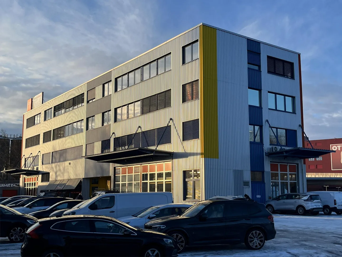 Attractive, bright and developed commercial space - Photo 1 of 9