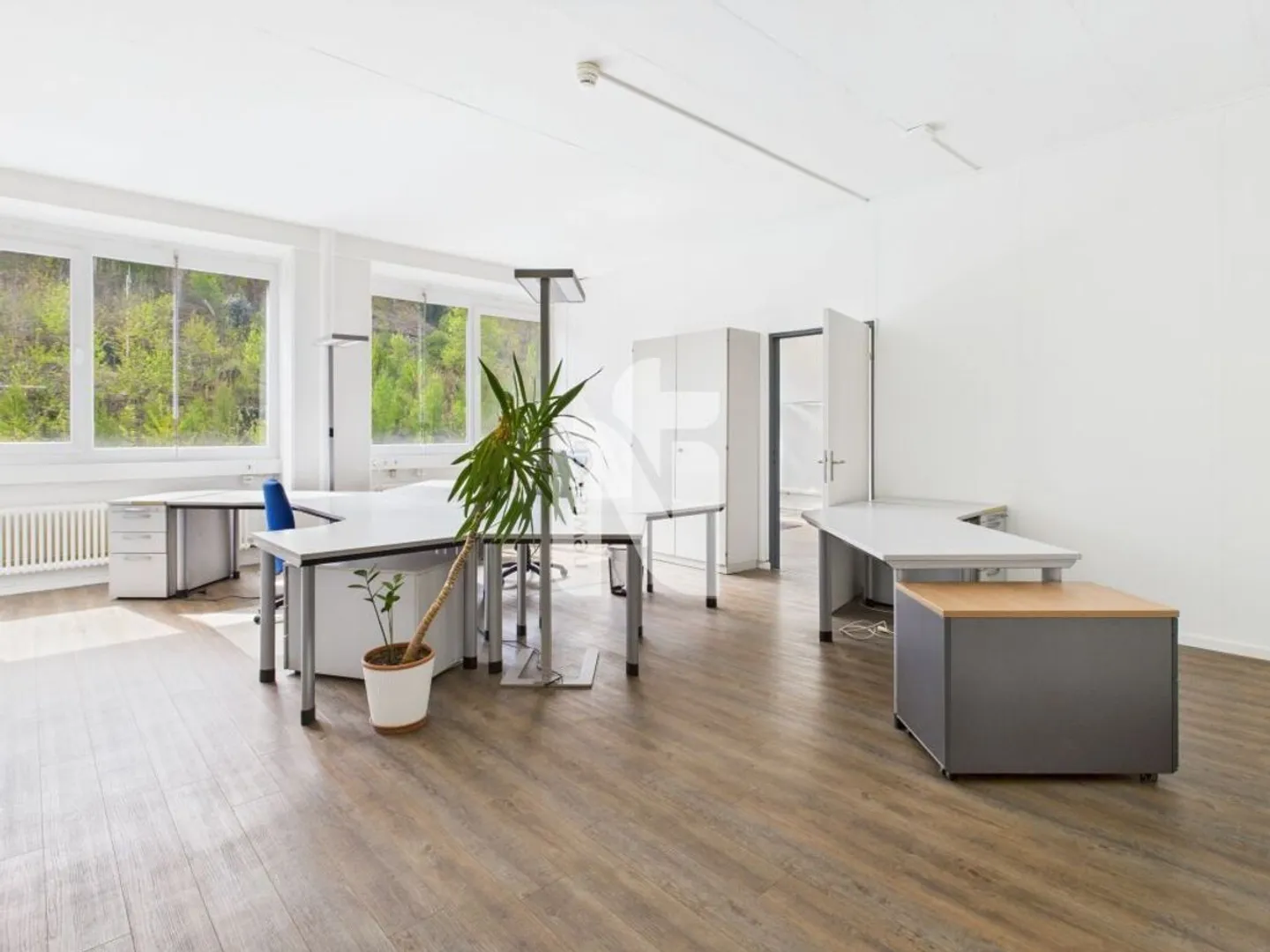 Attractive Office Spaces in an Optimal Location - Photo 3 of 13