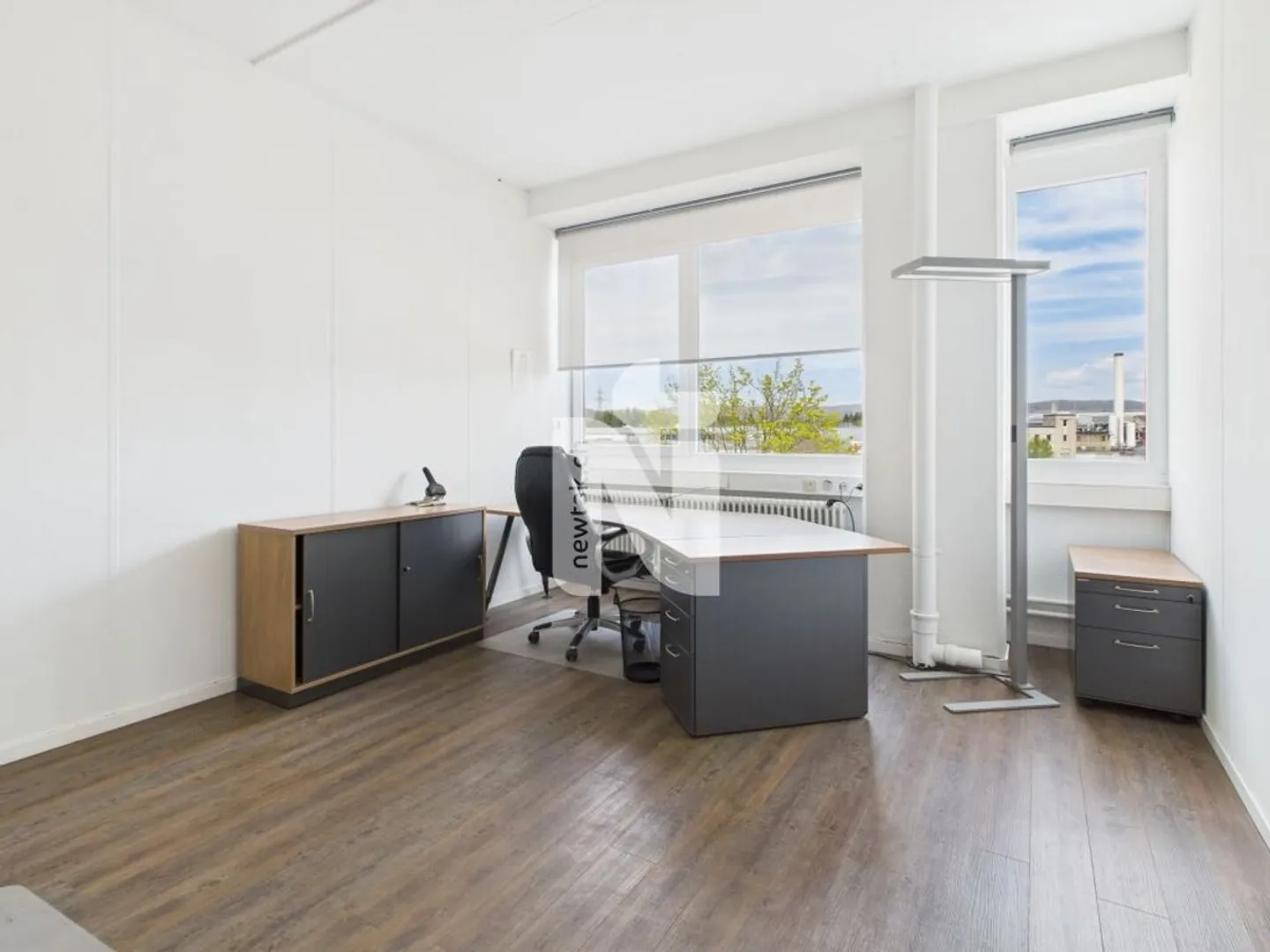 Attractive Office Spaces in an Optimal Location - Photo 4 of 13