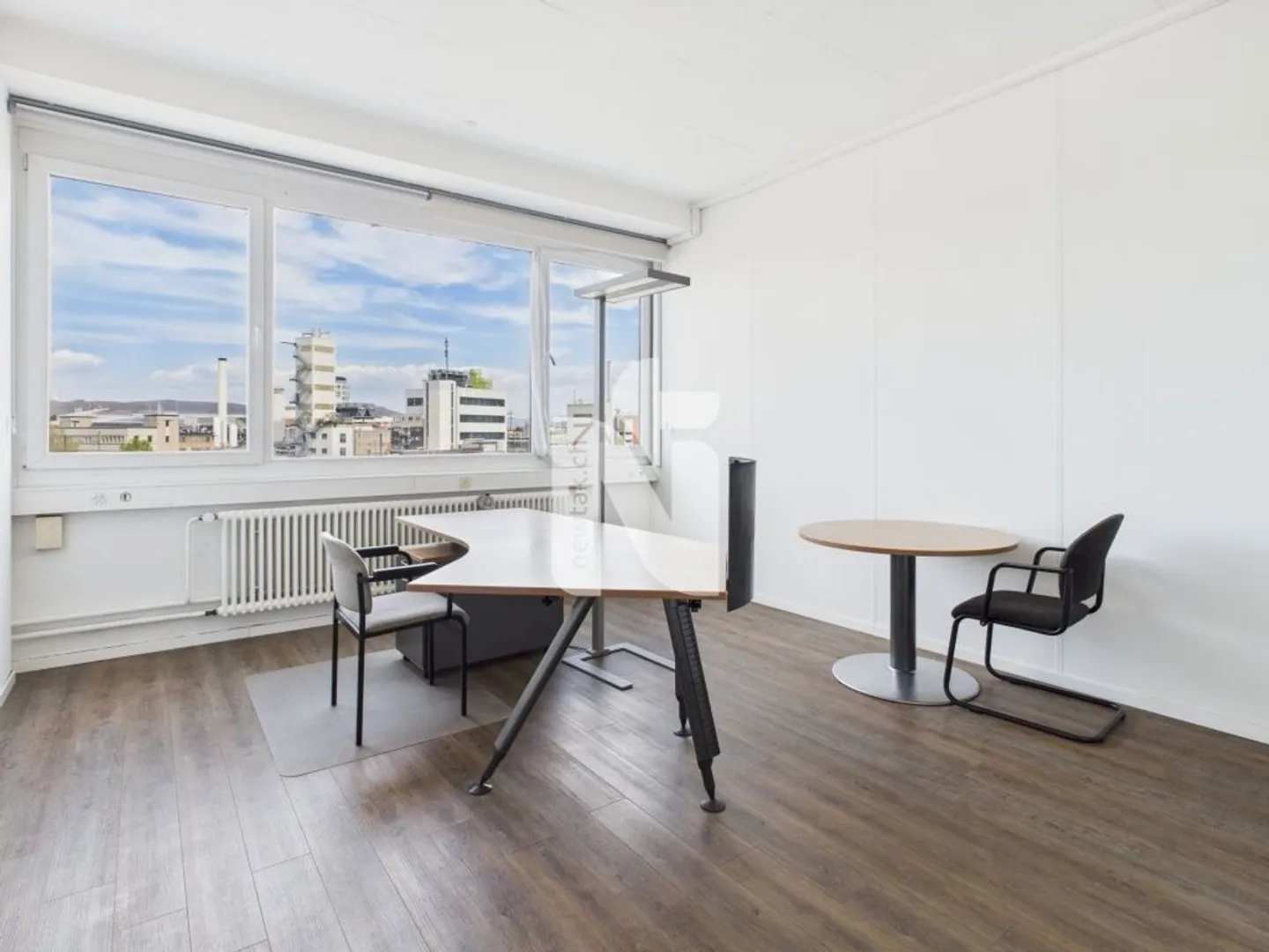 Attractive Office Spaces in an Optimal Location - Photo 5 of 13