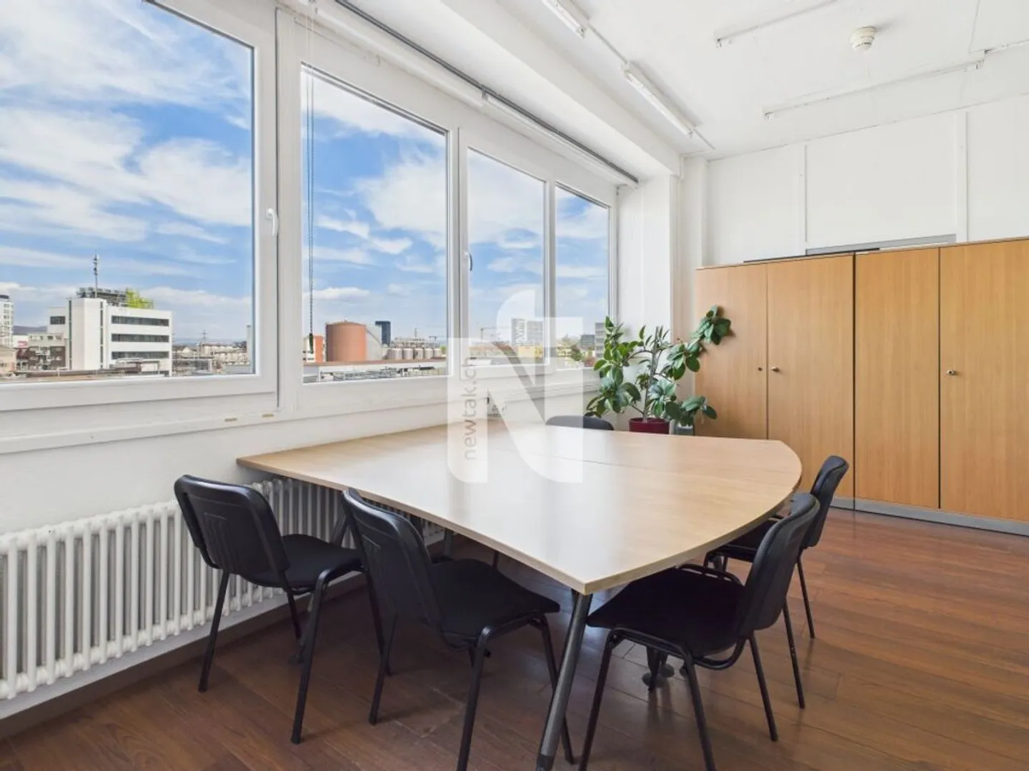 Attractive Office Spaces in an Optimal Location - Photo 12 of 13