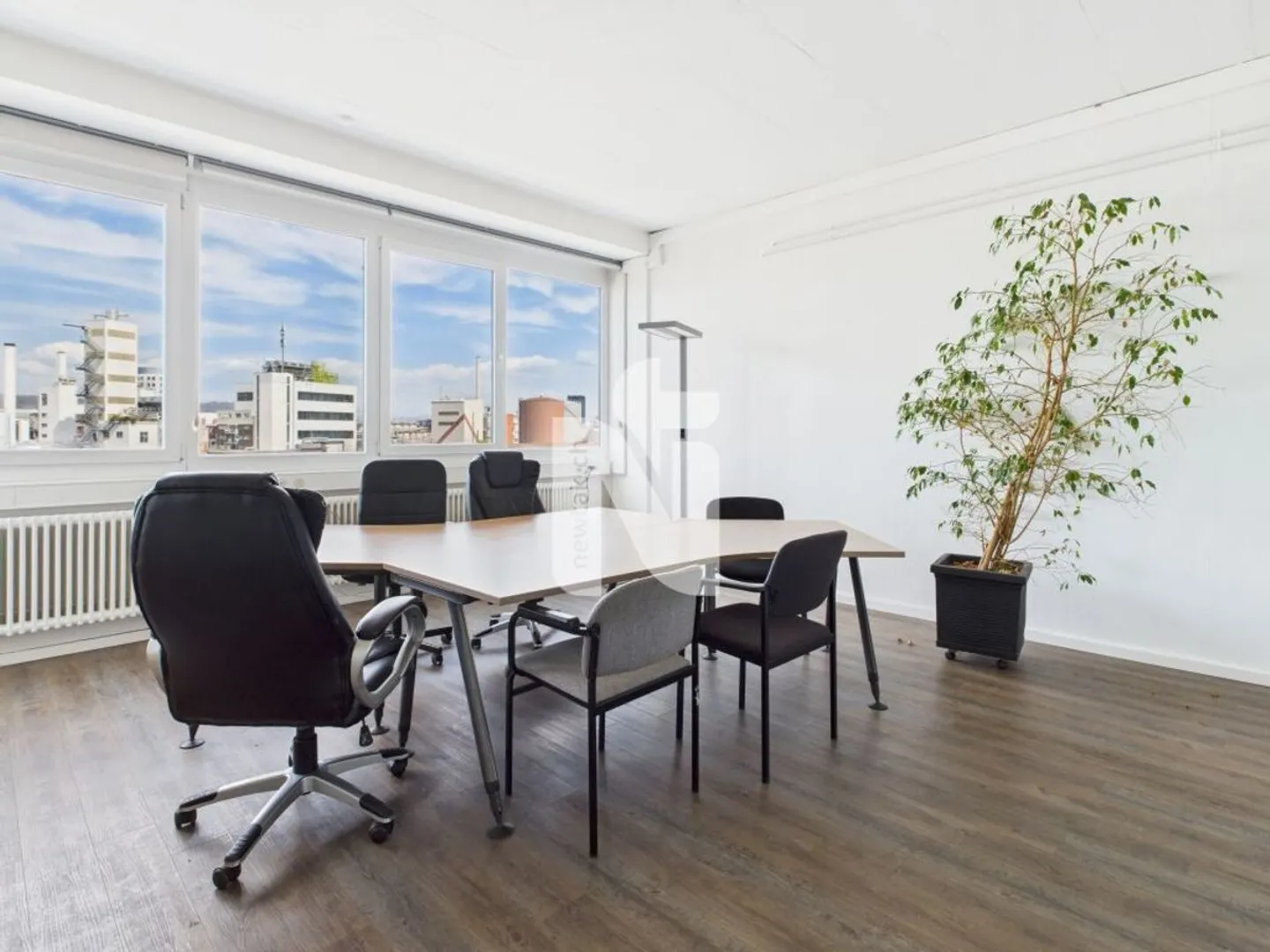 Attractive Office Spaces in an Optimal Location - Photo 8 of 13