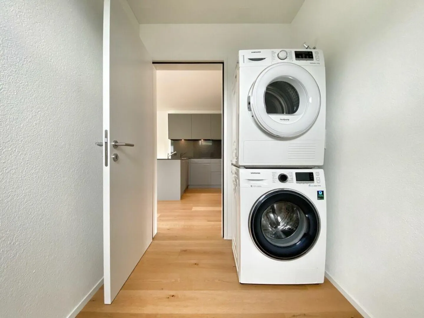 Sentiment de jardin inclus - appartement moderne de 2,5 pièces dans le vert - Photo 4 sur 8