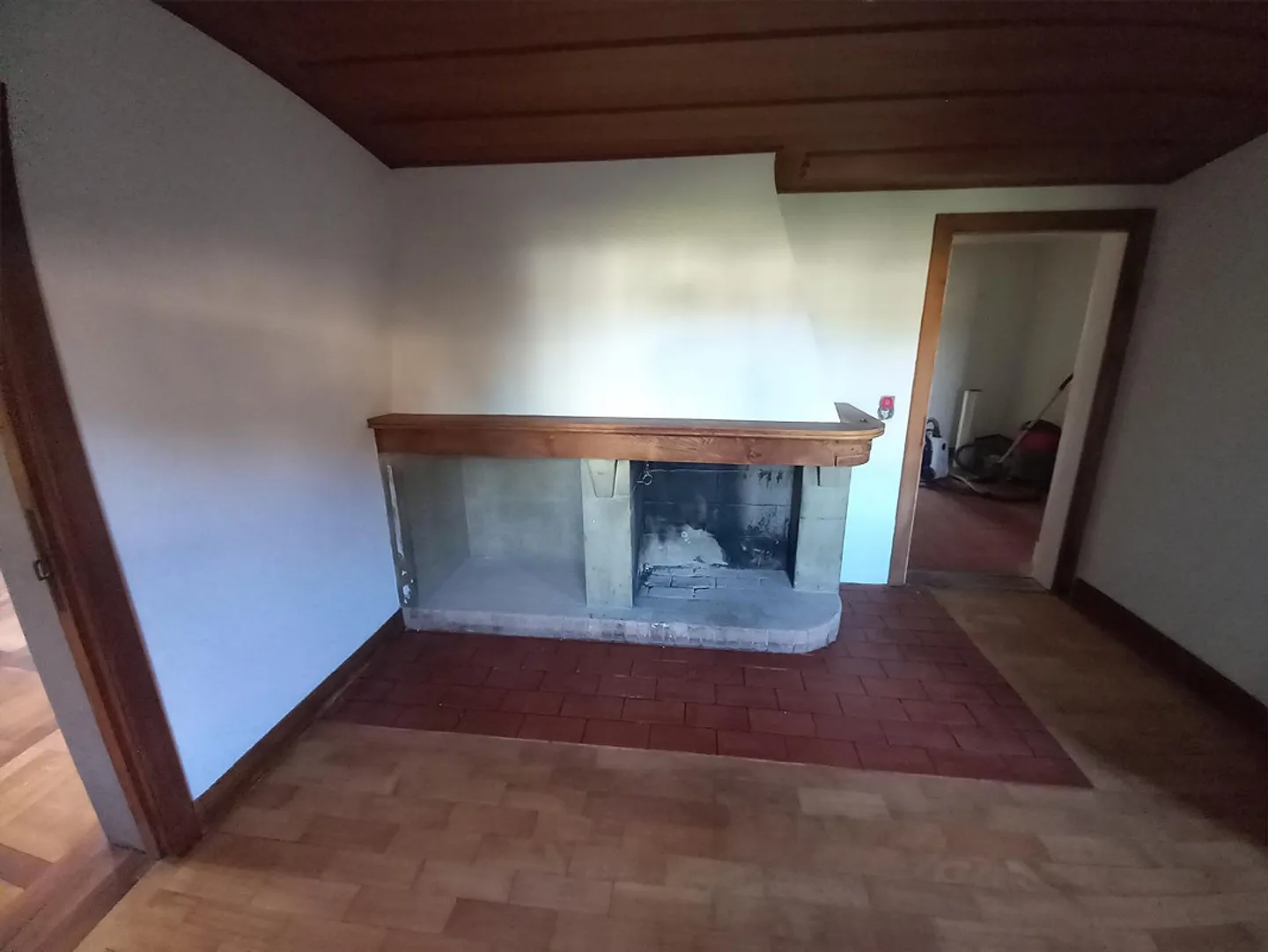 Living in the Manufacturer's Villa - Photo 9 of 16