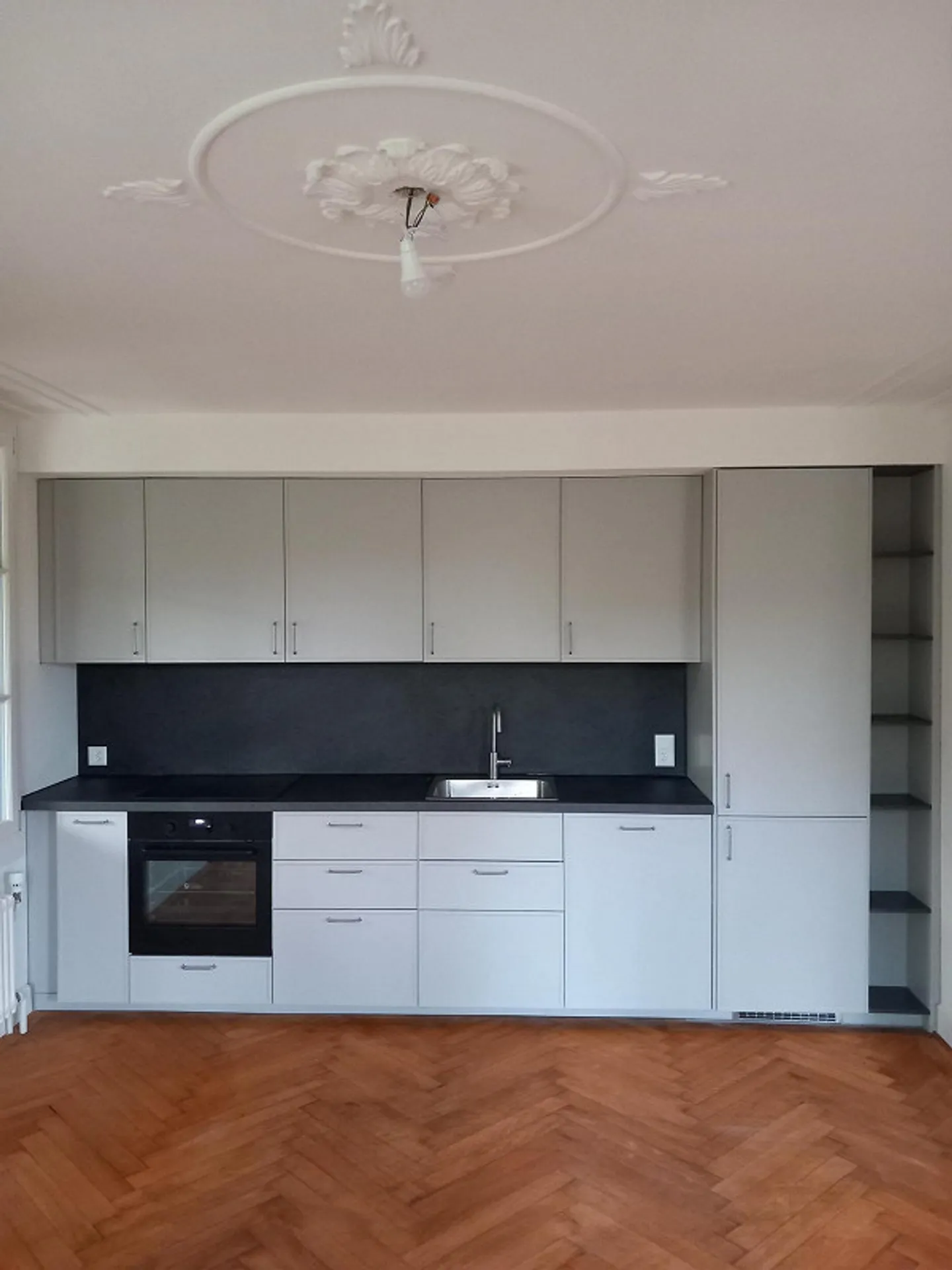 Living in the Manufacturer's Villa - Photo 6 of 16