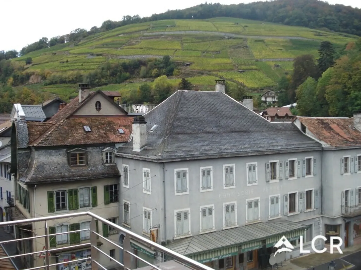Bel immeuble de rendement / 5 appartements / 2 locaux - Photo 2 sur 13