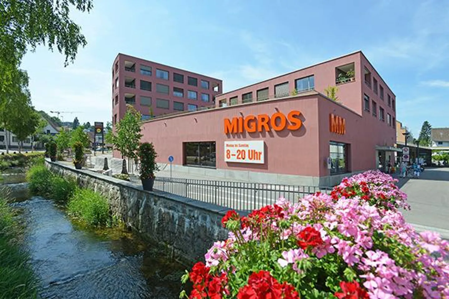 Modern apartment with large loggia - Photo 1 of 6