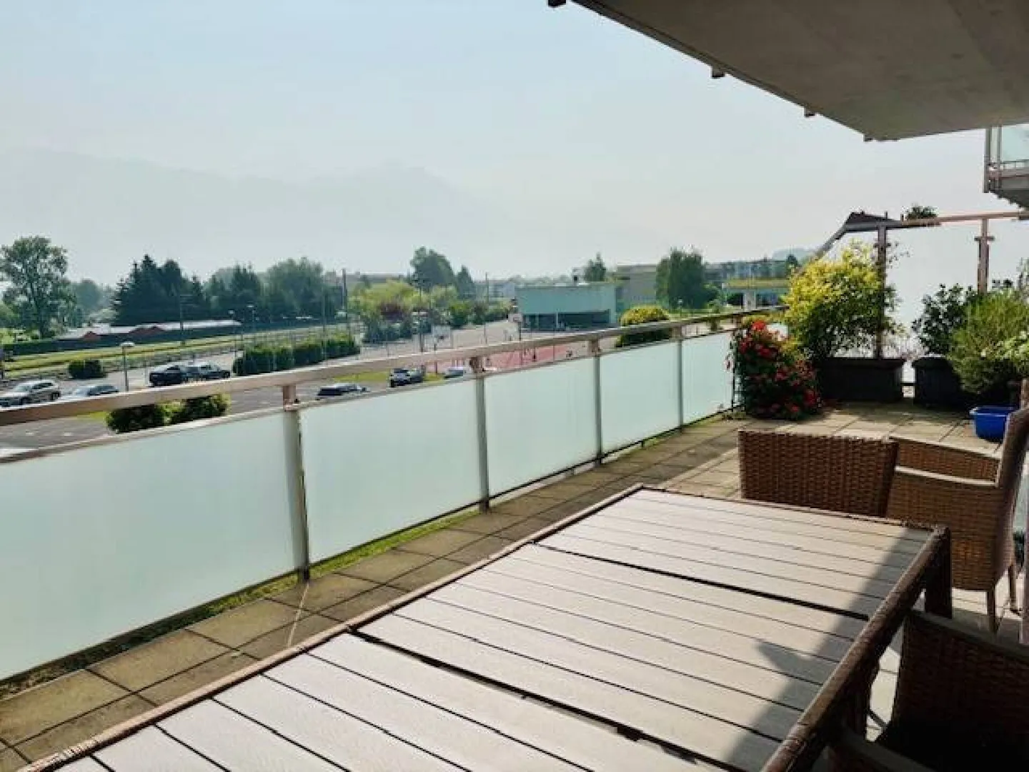 Appartement au bord du lac - Photo 1 sur 9