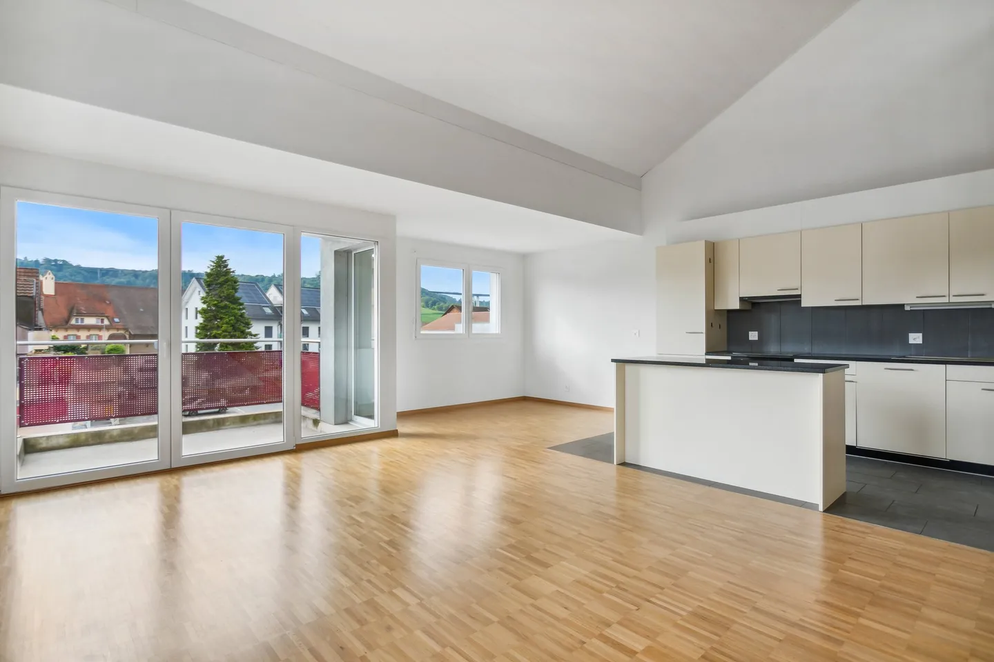 Appartement Charmant avec Terrasse - Photo 6 sur 12