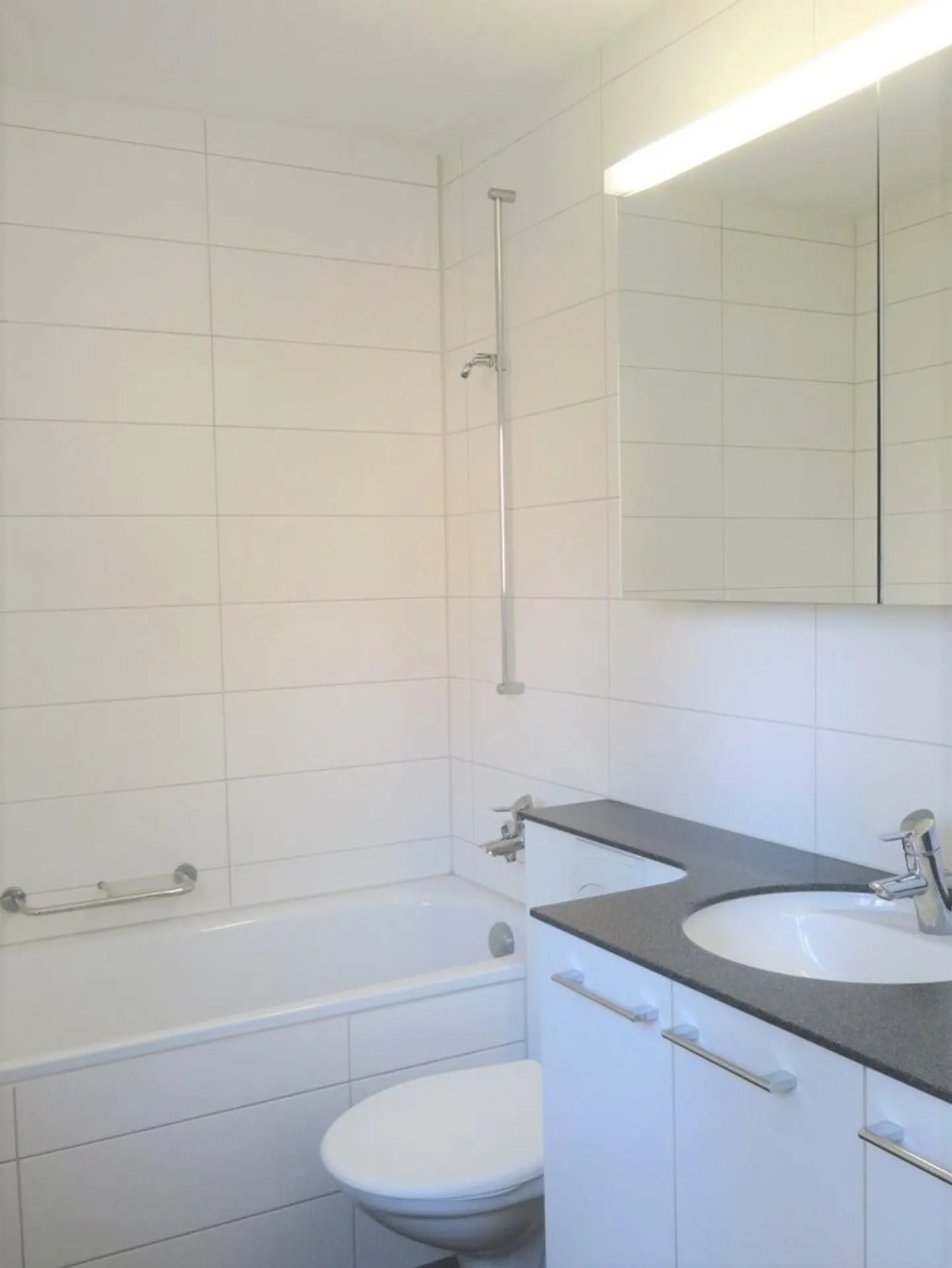 Appartement spacieux 5.5 pièces - Photo 8 sur 9