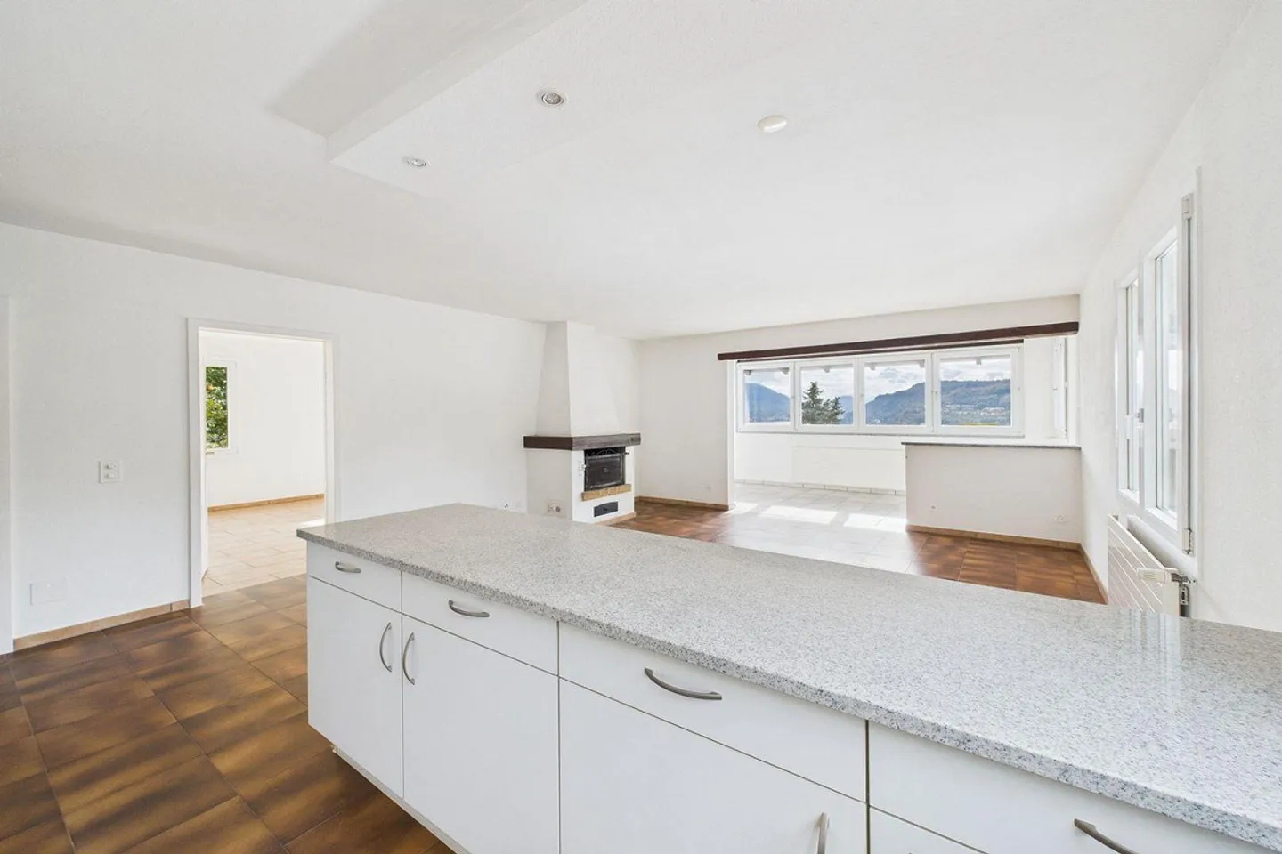 Appartamento luminoso 3.5 locali con terrazzo - Foto 8 di 15