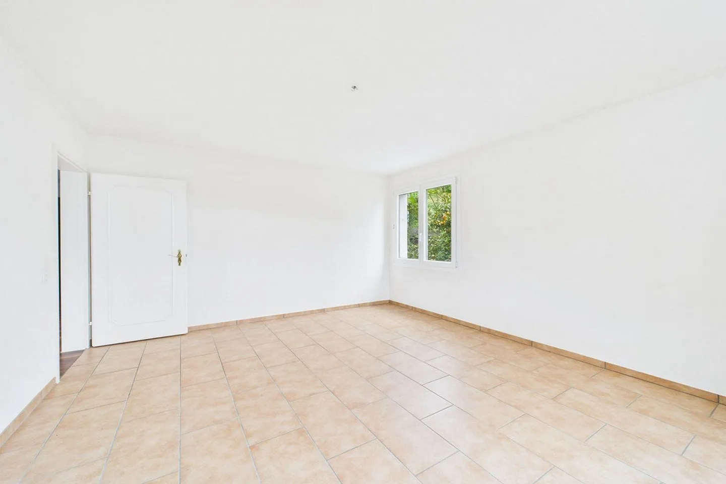 Appartamento luminoso 3.5 locali con terrazzo - Foto 12 di 15