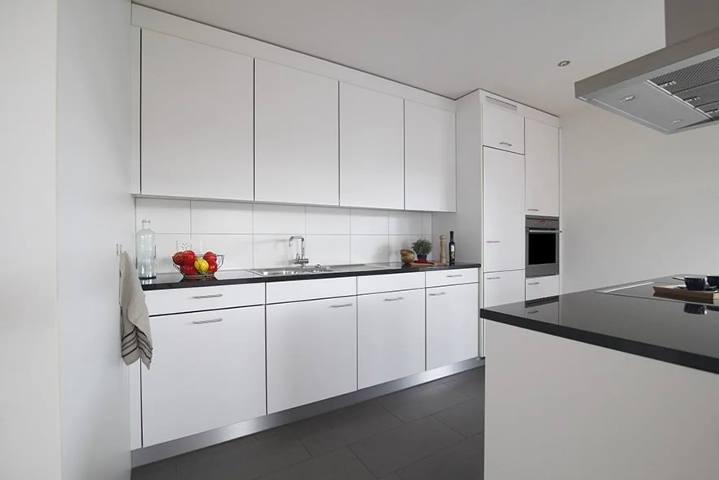 Modern Apartment in Quiet Area - Photo 3 of 9