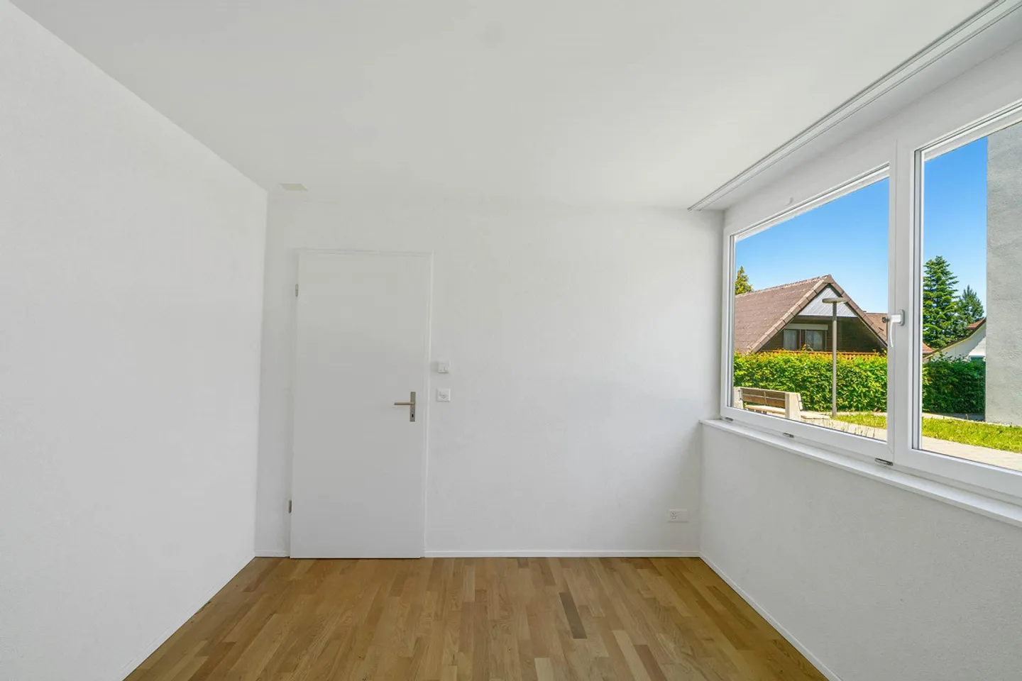 Modern Apartment in Quiet Area - Photo 5 of 9