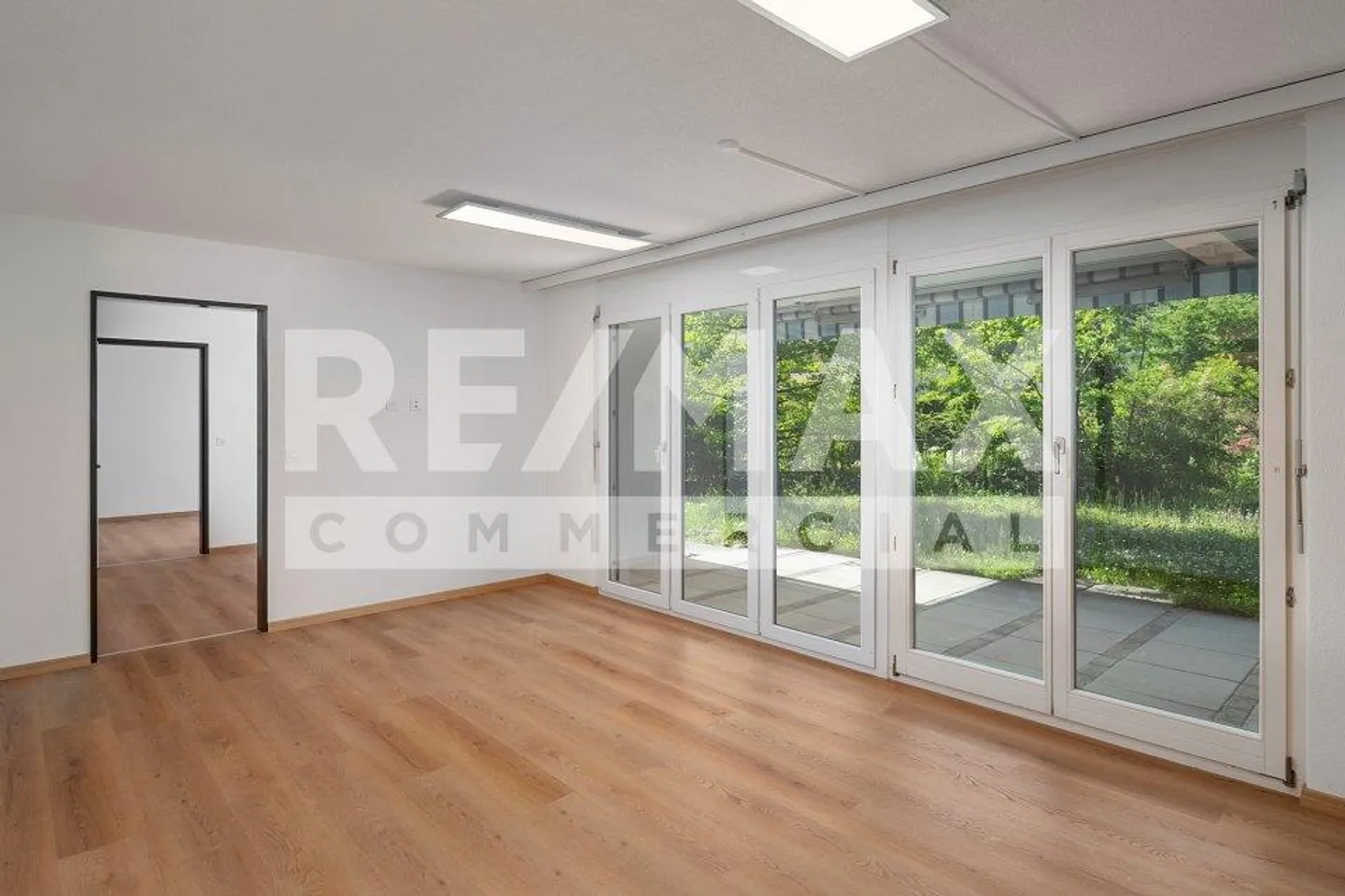 Representative Office Space in Tax-Friendly Wilen-Wollerau... - Photo 8 of 13