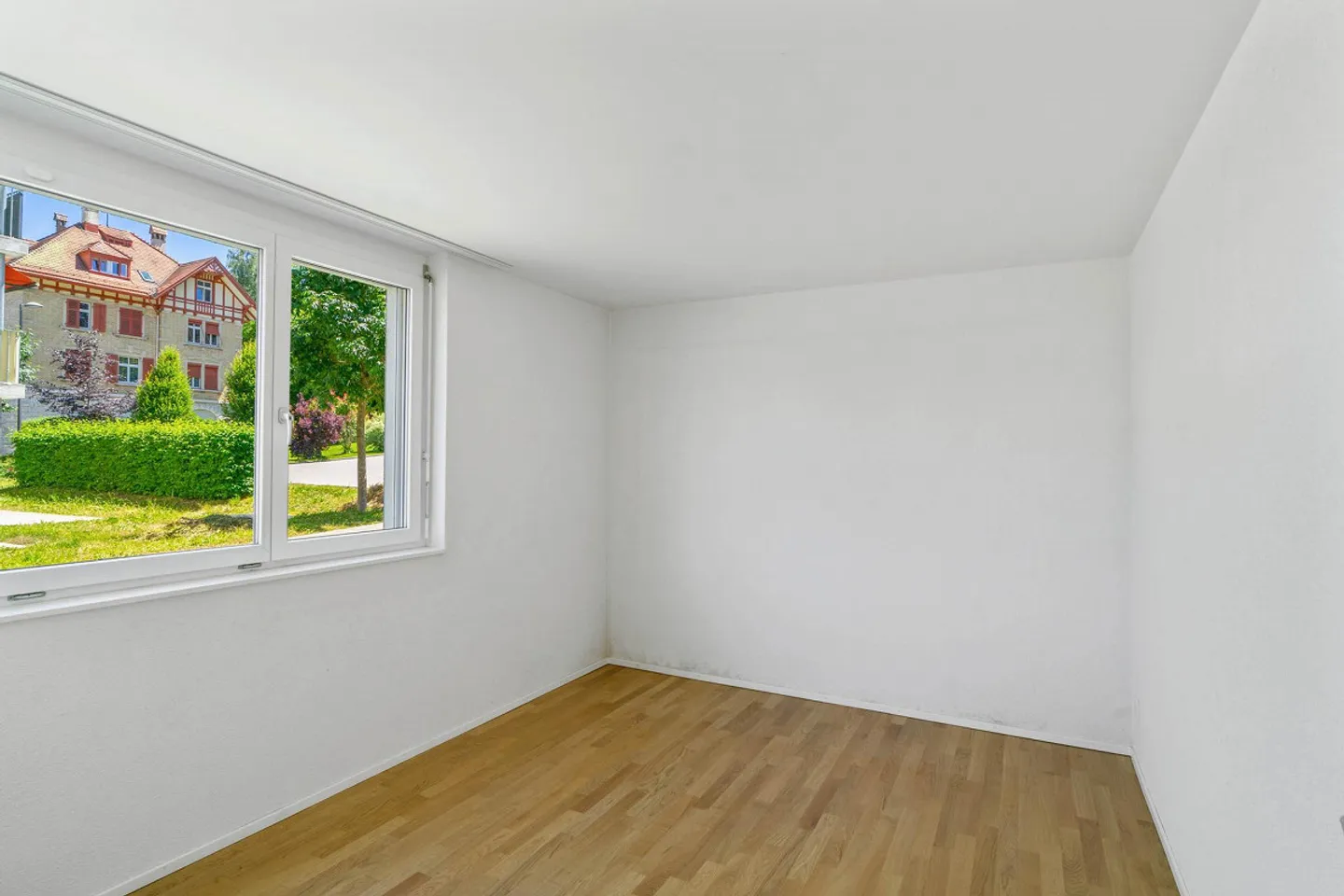 Modern Apartment in Quiet Area - Photo 6 of 9