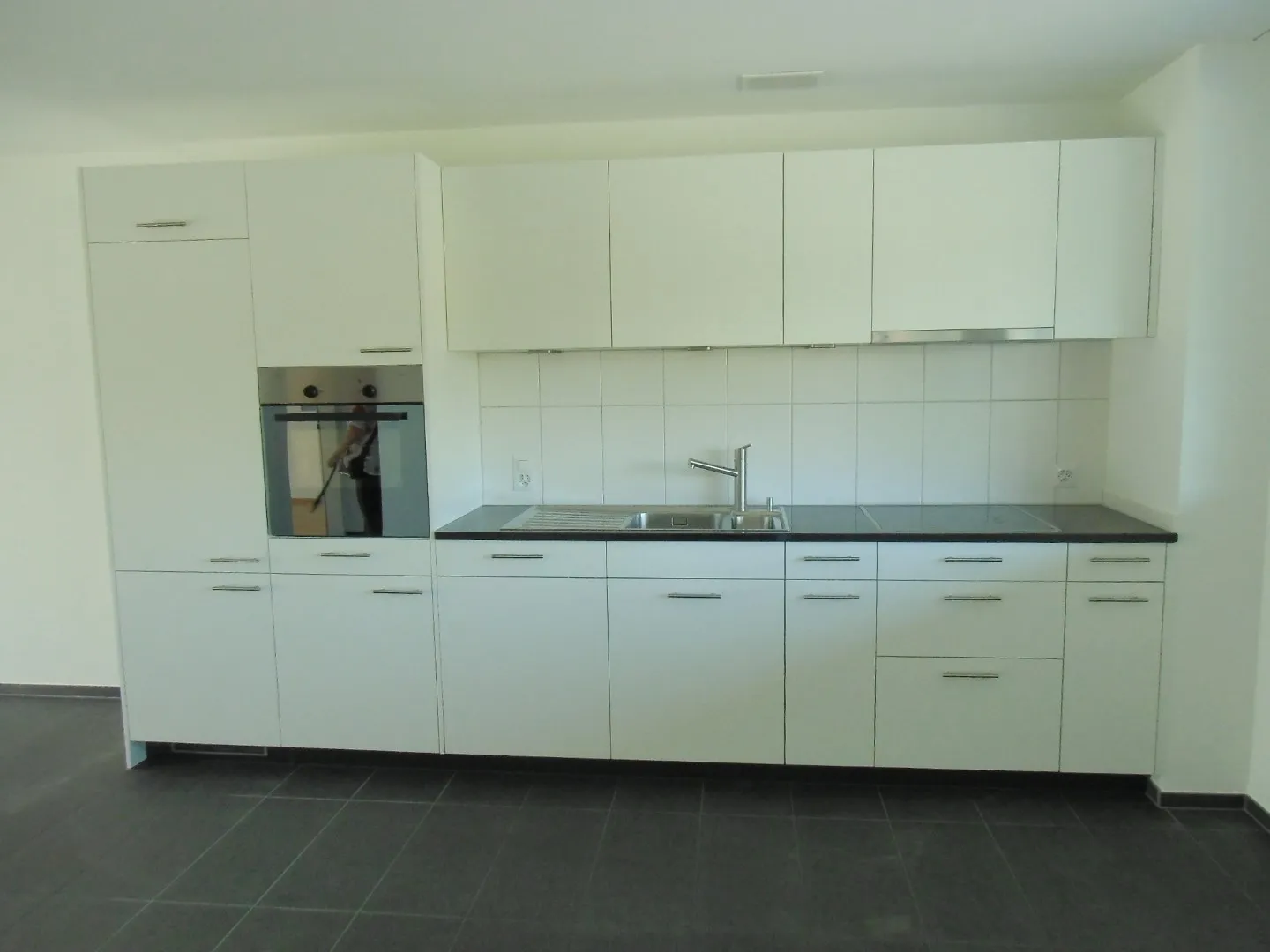 Attractive 2.5 room apartment in the green - Photo 2 of 7