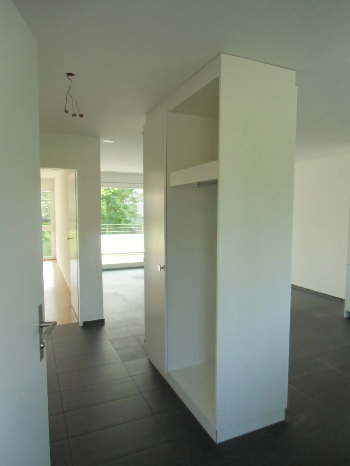 Attractive 2.5 room apartment in the green - Photo 4 of 7