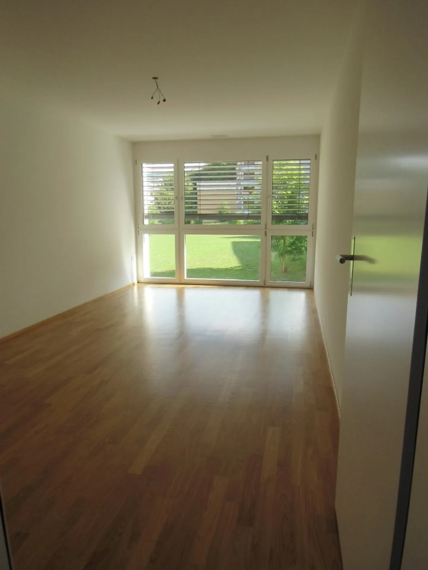 Attractive 2.5 room apartment in the green - Photo 5 of 7