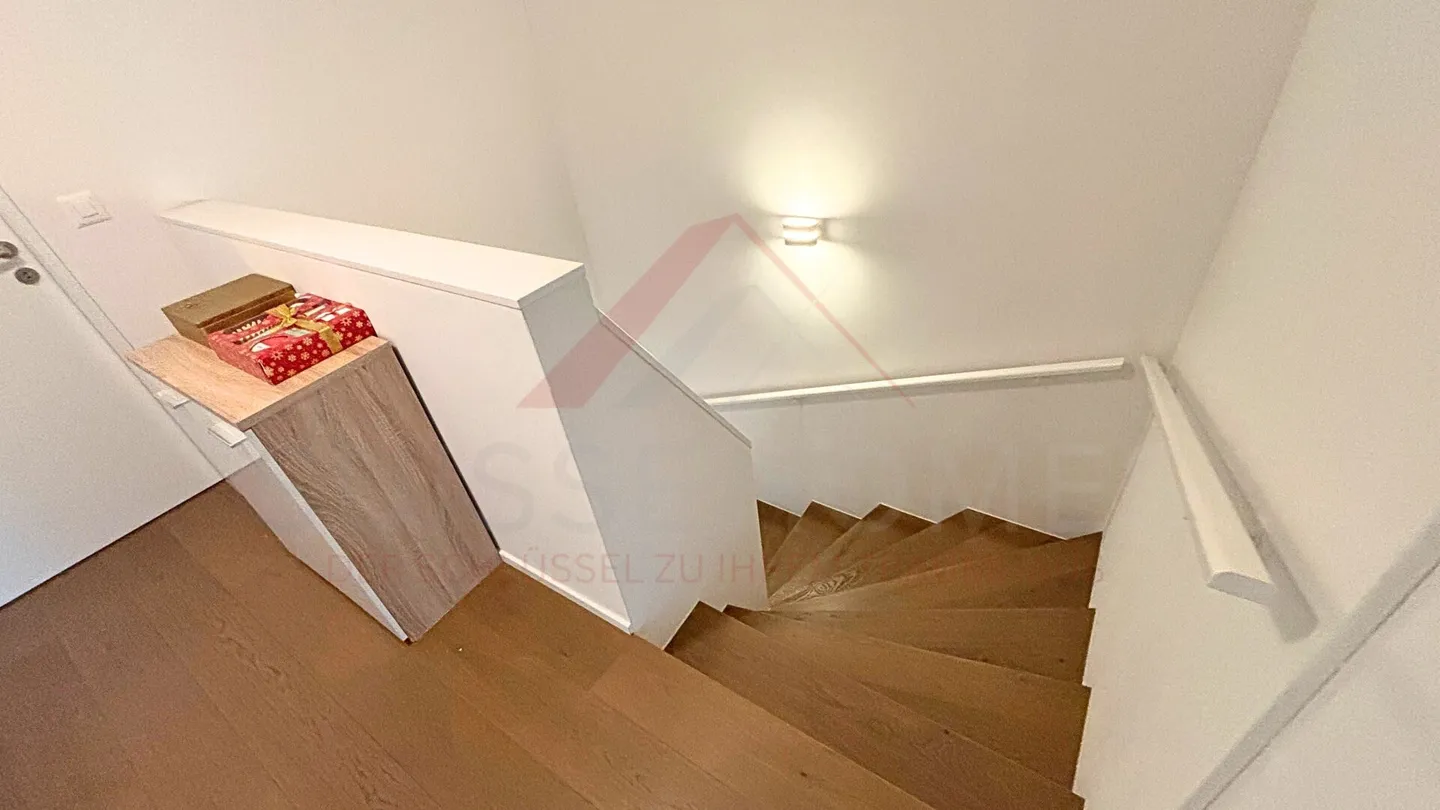 Modern Duplex Apartment with Loggia - Photo 16 of 28