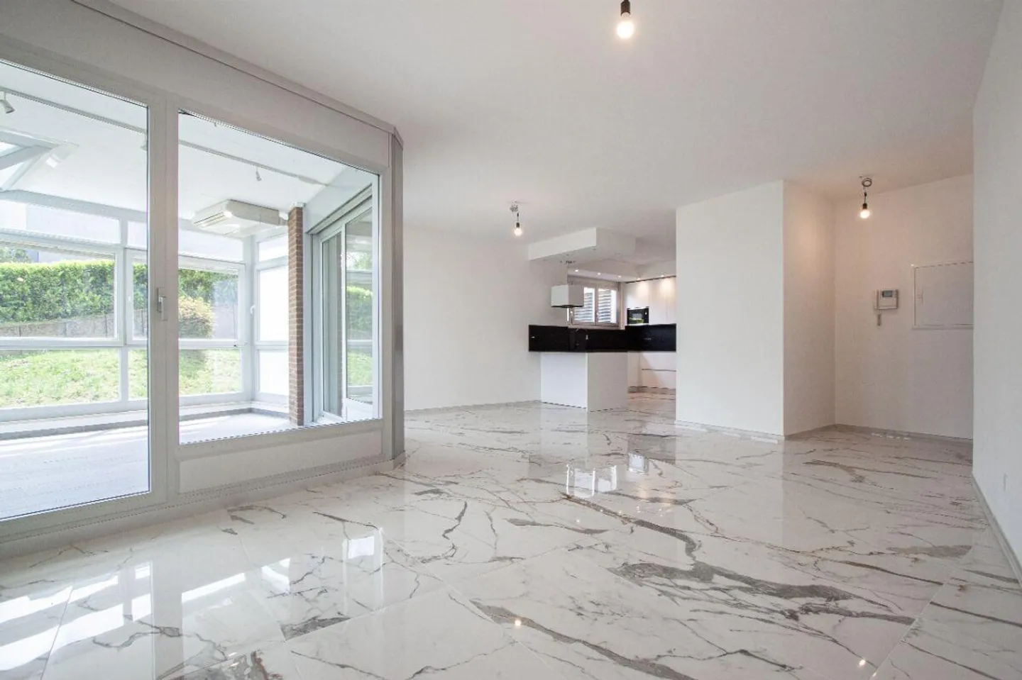 Modern apartment in Lugano - Photo 3 of 12