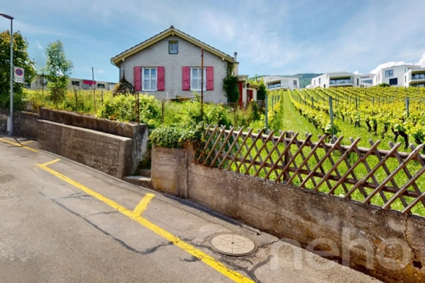 Maisonette to renovate in Boudry - Photo 1 of 13