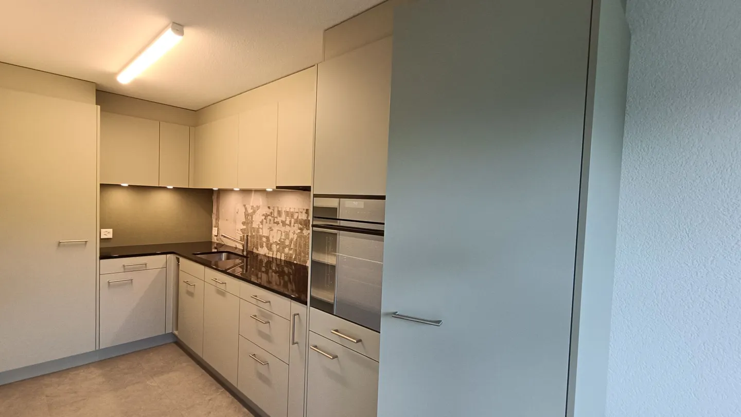 Appartement de 4,5 pièces rénové dans un emplacement central - Photo 7 sur 9