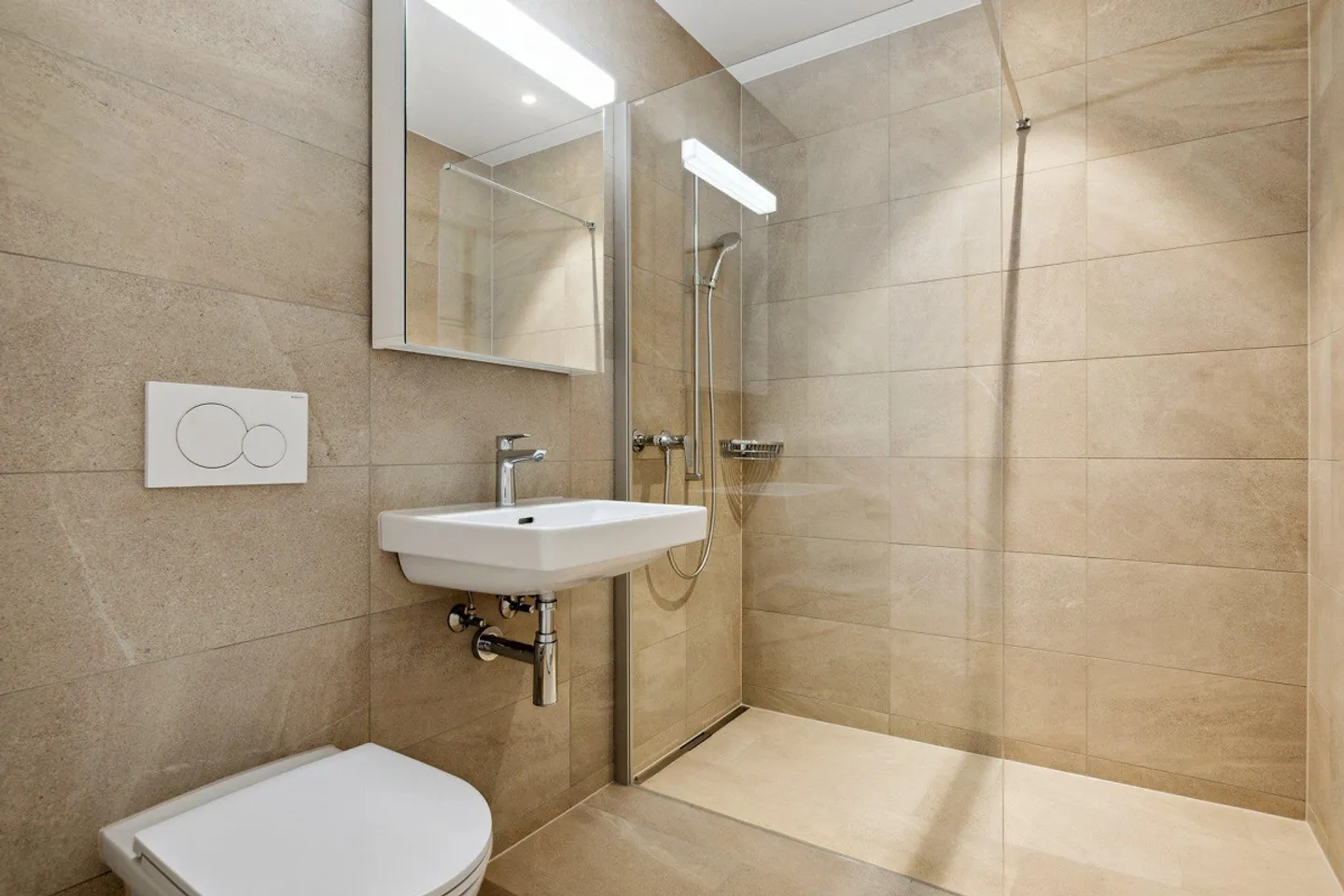 Modern Apartment with Smart Features - Photo 5 of 9