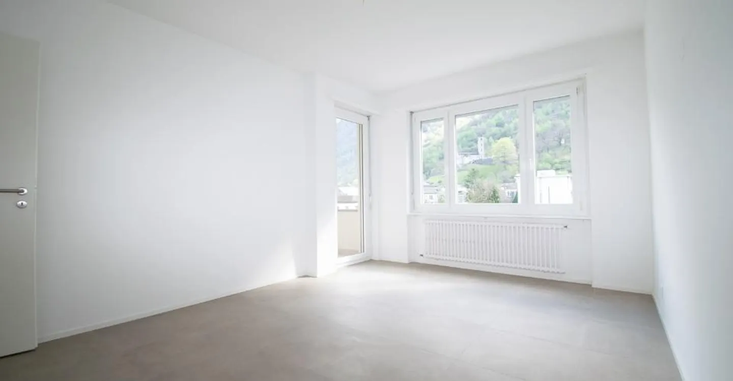 Modern Apartment with Stunning Views - Photo 6 of 12