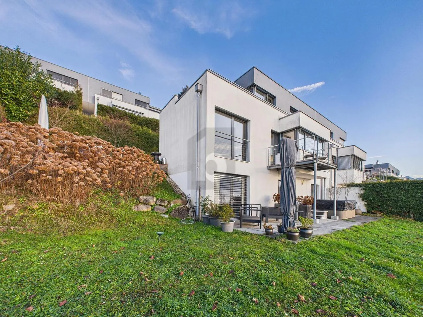 LUXURIOUS REFUGE WITH PANORAMA AND GARDEN - Photo 1 of 6