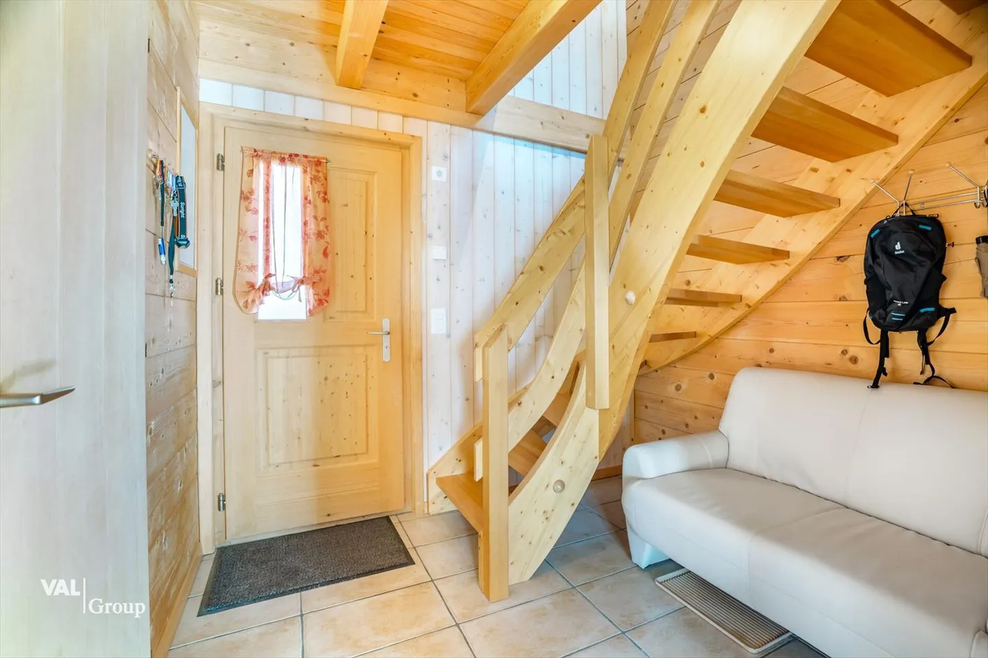 Chalet de vacances avec vue, deux appartements et étable avec potentiel - Photo 4 sur 13