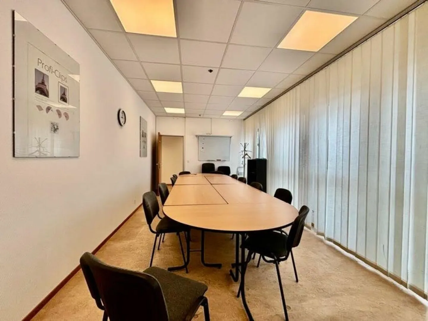 Le-Mont in Budron, Very Cheap and Well-Maintained Offices (for Rent or Purchase) - Photo 3 of 9