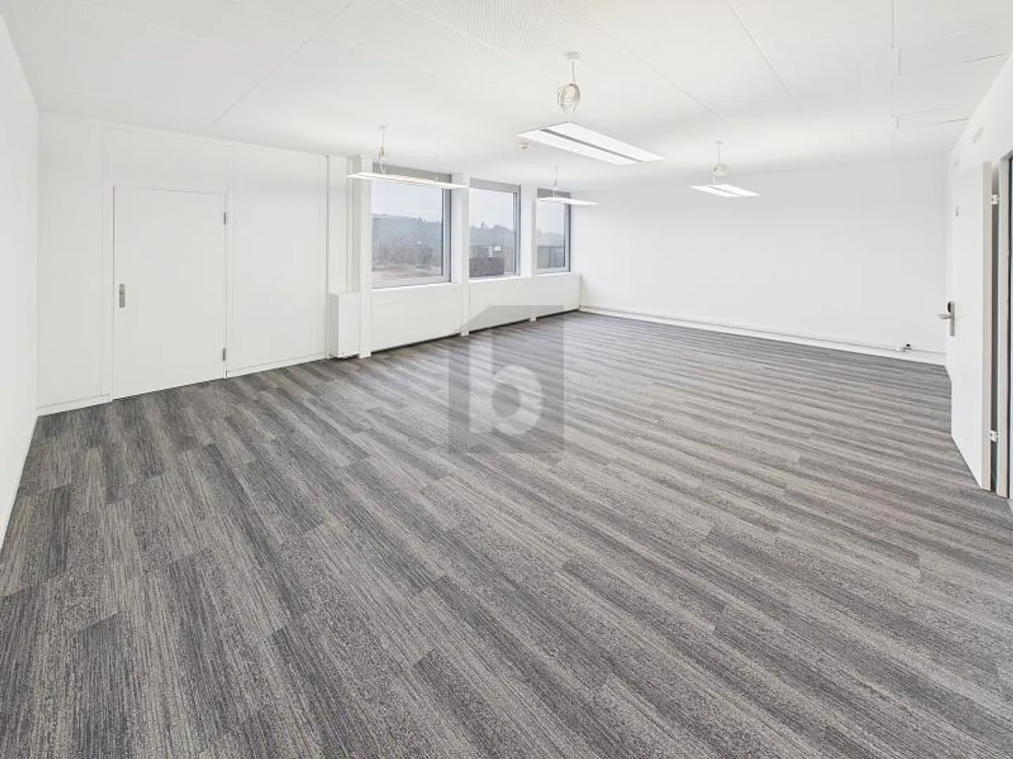 Office 1 room - Photo 4 of 6