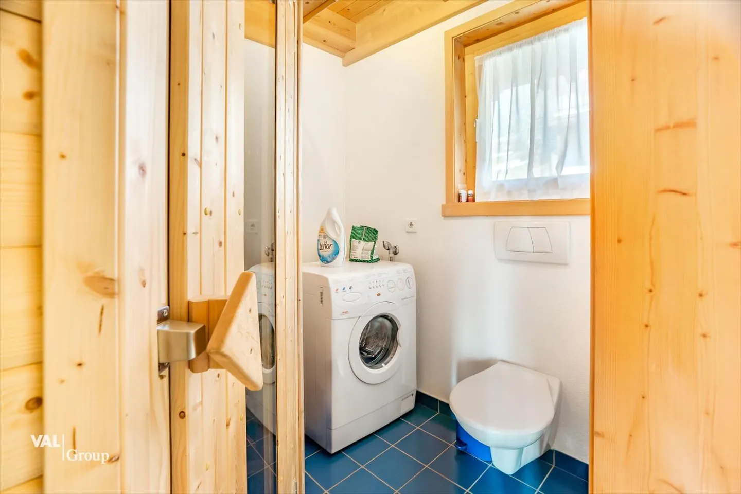 Chalet de vacances avec vue, deux appartements et étable avec potentiel - Photo 10 sur 13