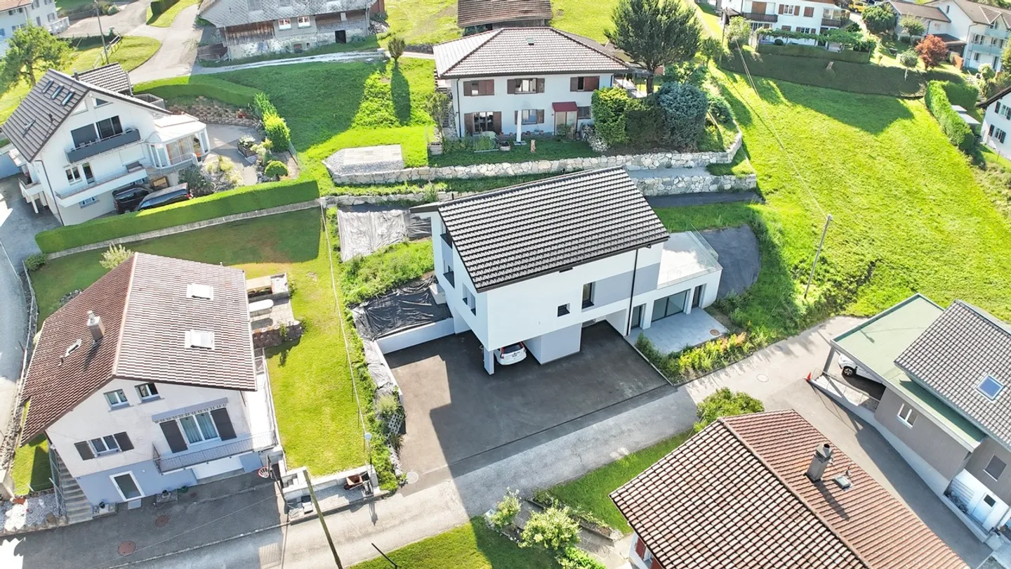 Villa nuova e moderna con 2,5 camere indipendenti, ambiente verde - Foto 28 di 28