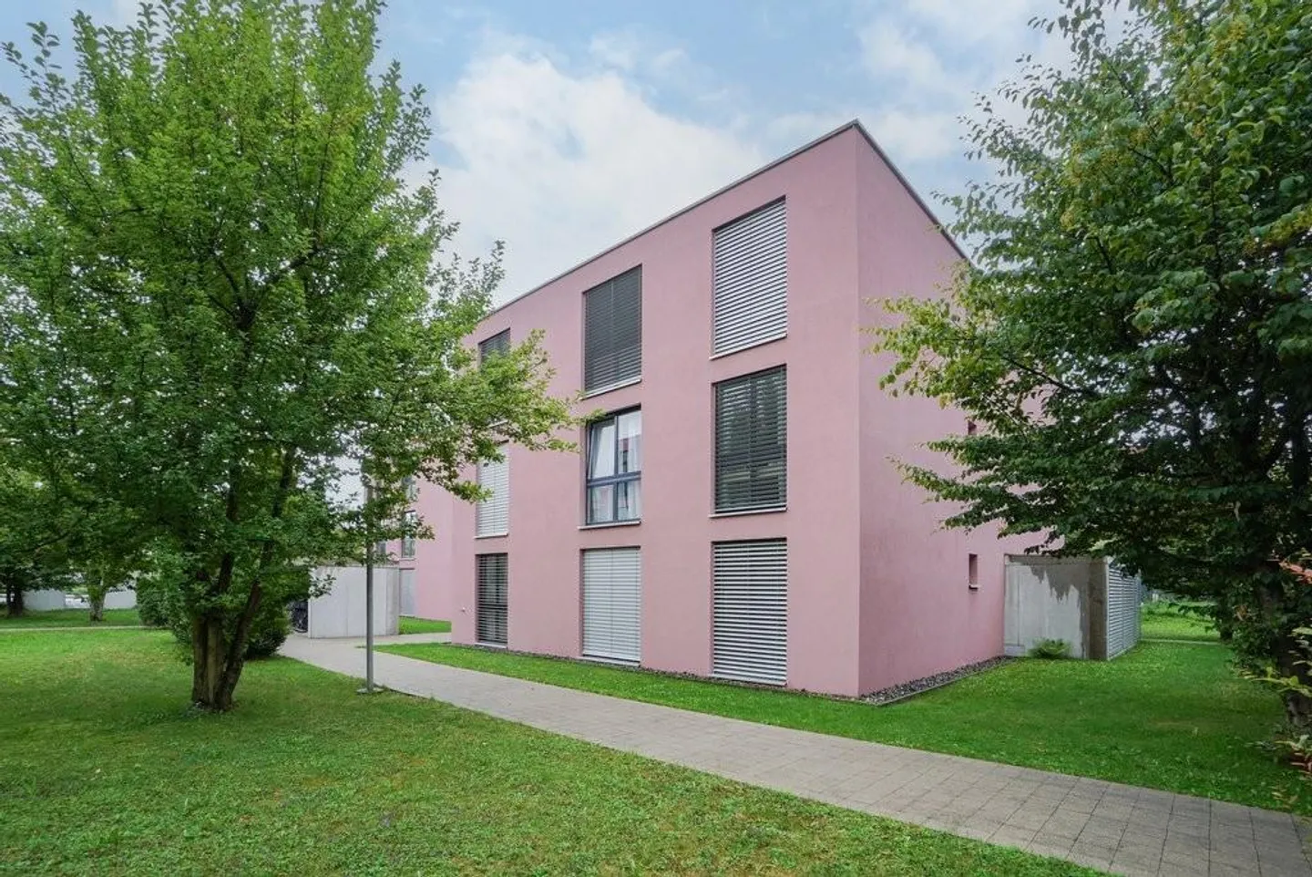 Familienfreundliches Zuhause mit sonnigem Sitzplatz - Foto 1 von 10