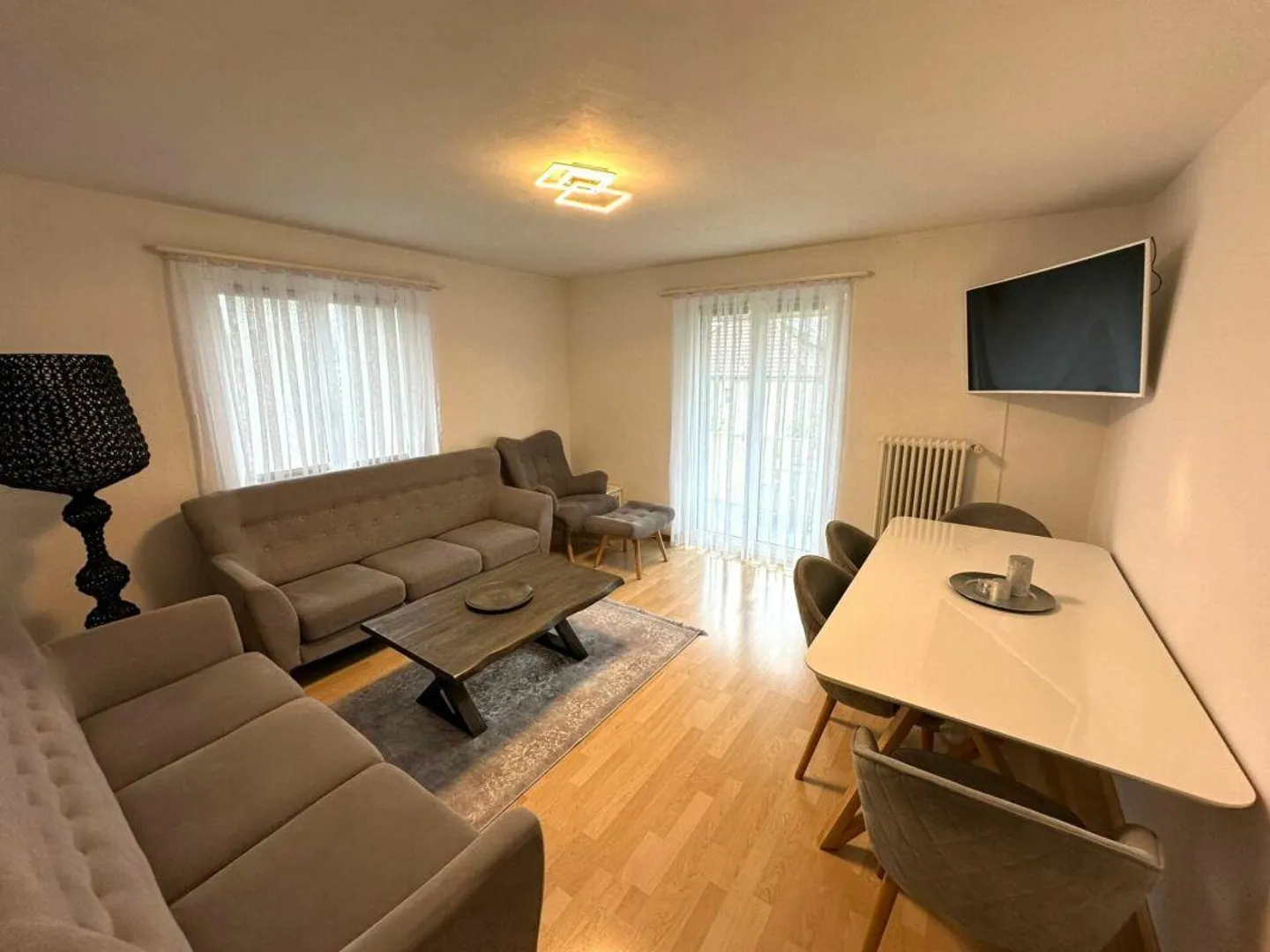 Cozy 4.5-room apartment with sunny balcony - Photo 2 of 8