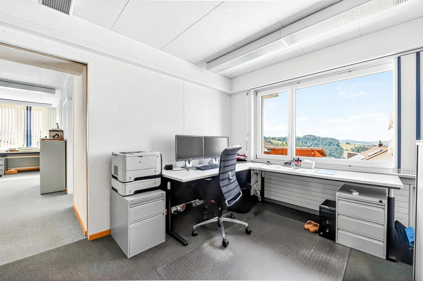 Proprietà residenziale e commerciale con potenziale di sviluppo versatile - Foto 7 di 47