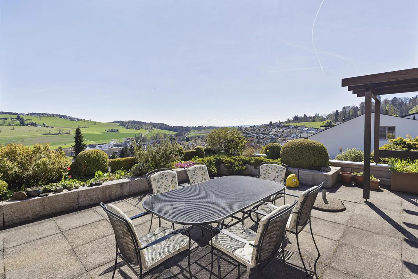 Charmantes Familienhaus mit Garten - Foto 1 von 15