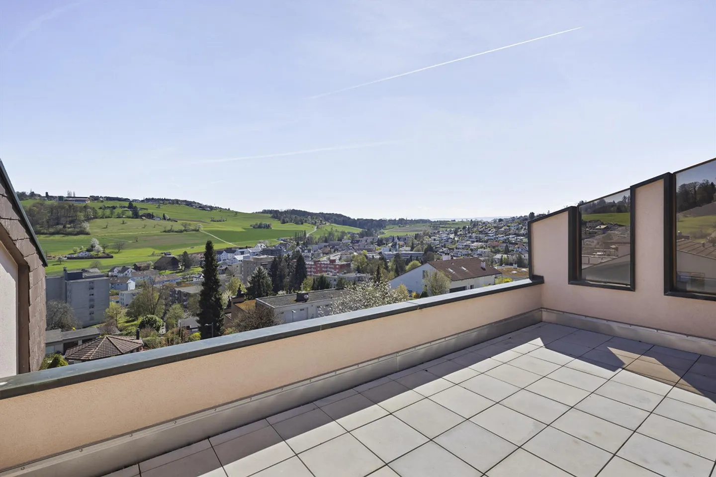 Charmantes Familienhaus mit Garten - Foto 3 von 15