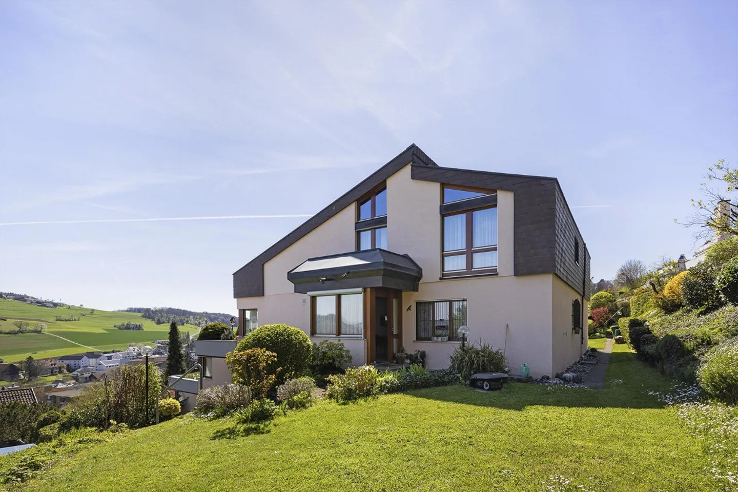 Charmantes Familienhaus mit Garten - Foto 5 von 15