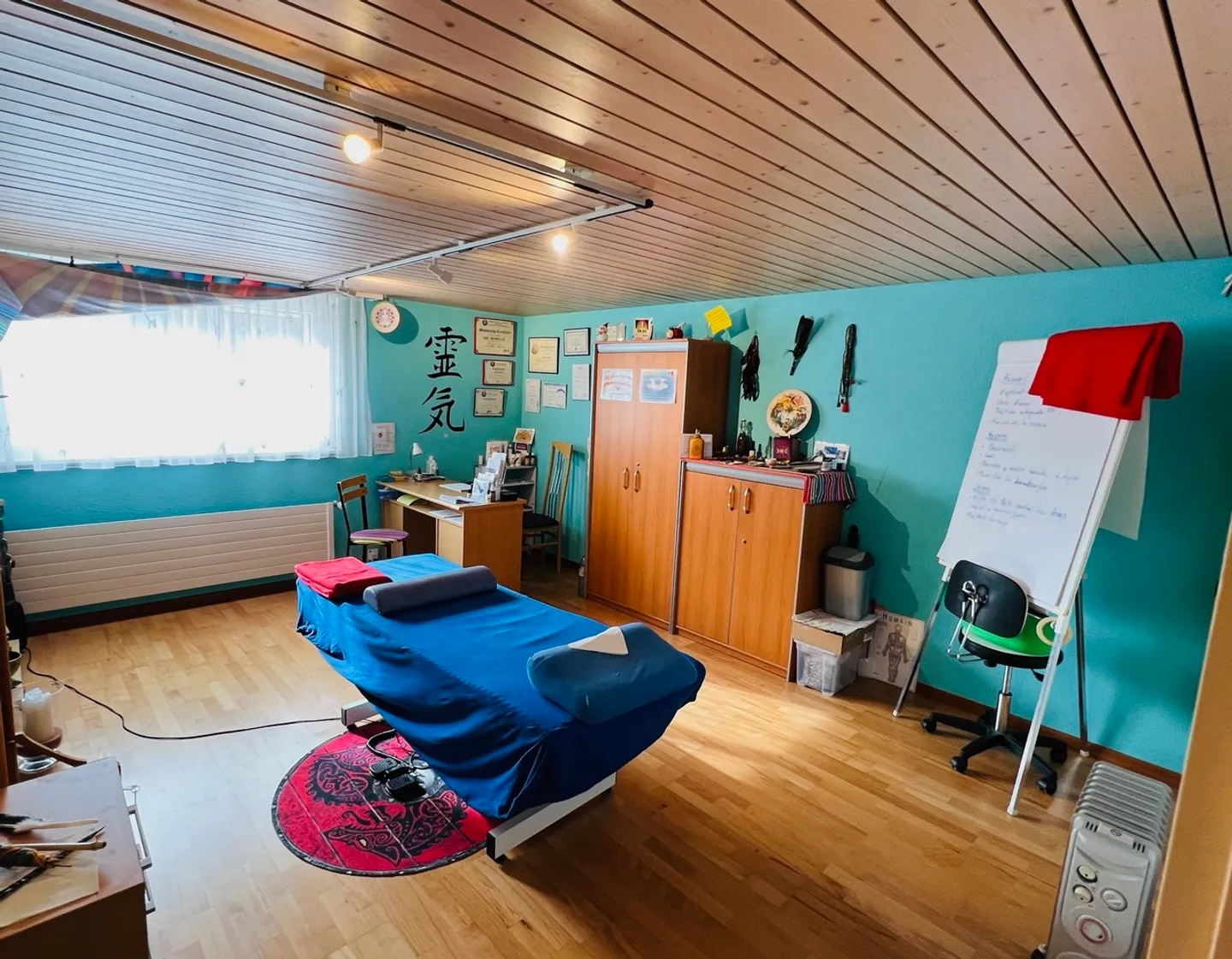 Luxurious Villa with Large Garden - Photo 12 of 12